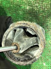 Подушка акпп MITSUBISHI PAJERO IO H77W 4G94 4 ракурс