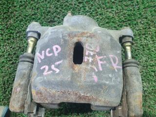 Суппорт правый передний TOYOTA FUNCARGO NCP25 1NZFE 3 ракурс
