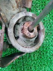 Подушка редуктора TOYOTA WISH ZNE14 1ZZFE 2 ракурс Подушка редуктора TOYOTA WISH ZNE14 1ZZFE 2 ракурс