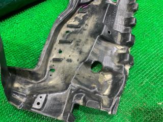 Защита двигателя правая передняя TOYOTA NOAH AZR65 1AZFSE 51440-28110 4 ракурс