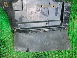 Подкрылок правый передний MITSUBISHI CANTER FE82 2 ракурс Подкрылок правый передний MITSUBISHI CANTER FE82 2 ракурс
