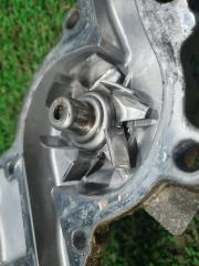 Помпа TOYOTA CROWN GRS181 4GRFSE 3 ракурс