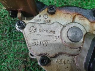 Масляный насос VOLKSWAGEN TOURAN 1T2 BLG 03C103669E 3 ракурс Масляный насос VOLKSWAGEN TOURAN 1T2 BLG 03C103669E 3 ракурс