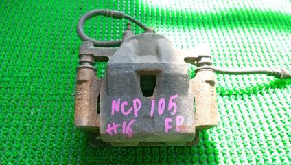 Суппорт правый передний TOYOTA RACTIS NCP105 1NZFE 1 ракурс