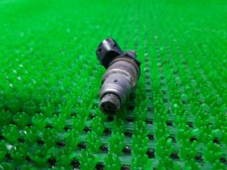 Инжектор TOYOTA MARK II JZX93 1JZGE 23250-46010 4 ракурс