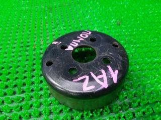 Шкив помпы TOYOTA NOAH AZR65 1AZFSE 2 ракурс Шкив помпы TOYOTA NOAH AZR65 1AZFSE 2 ракурс