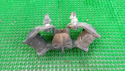 Подушка двигателя задняя TOYOTA CROWN JZS175 2JZFSE 1 ракурс Подушка двигателя задняя TOYOTA CROWN JZS175 2JZFSE 1 ракурс