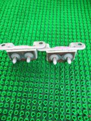 Петли 5-й двери SUBARU IMPREZA GG3 2 ракурс