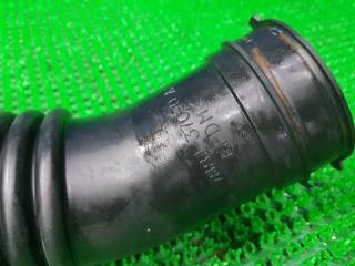 Патрубок воздушного фильтра TOYOTA NOAH ZRR75 3ZRFE 17881-37090 4 ракурс Патрубок воздушного фильтра TOYOTA NOAH ZRR75 3ZRFE 17881-37090 4 ракурс