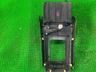 Консоль кпп SUBARU EXIGA YA5 92122YC000 5 ракурс Консоль кпп SUBARU EXIGA YA5 92122YC000 5 ракурс