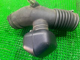 Патрубок воздушного фильтра TOYOTA MARK II JZX110 17893-46170 5 ракурс