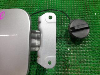 Лючок бензобака NISSAN DUALIS KNJ10 3 ракурс