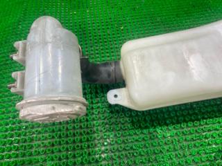 Бачок омывателя передний MITSUBISHI PAJERO V26W 860141200 2 ракурс Бачок омывателя передний MITSUBISHI PAJERO V26W 860141200 2 ракурс
