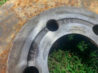 Тормозной диск левый передний VOLKSWAGEN GOLF 1J1 6Q0615301L 2 ракурс
