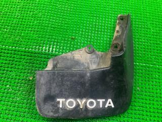 Брызговик передний правый TOYOTA HIACE