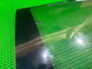 Стекло двери правое заднее NISSAN SERENA KVNC23 2 ракурс