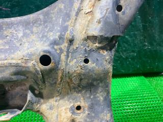 Подрамник NISSAN PRESAGE TNU31 QR25DE 3 ракурс