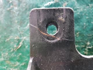 Планка замка капота передняя CADILLAC ESCALADE GMT926 15904442 3 ракурс