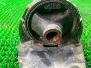 Подушка кпп TOYOTA HIACE KDH206 1KDFTV 2 ракурс