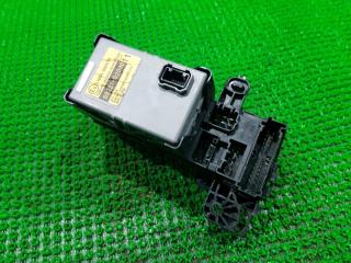 Блок предохранителей DAIHATSU MIRA COCOA L685S KFVE 89221-B2090 3 ракурс