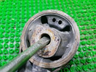 Подушка двигателя задняя TOYOTA COROLLA AXIO NZE161 1NZFE 3 ракурс