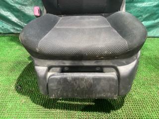 Сидение левое переднее TOYOTA RACTIS NCP105 5 ракурс