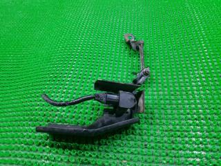 Корректор фары TOYOTA VITZ NSP135 1NRFE 4 ракурс Корректор фары TOYOTA VITZ NSP135 1NRFE 4 ракурс