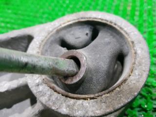 Подушка редуктора задняя TOYOTA VITZ NSP135 1NRFE 2 ракурс