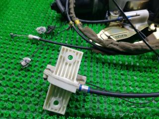 Доводчик двери левый задний NISSAN ELGRAND NE51 2 ракурс