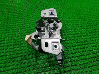 Замок капота VOLVO V50 MW38 B5244S4 3 ракурс