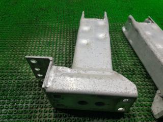 Кронштейн усилителя бампера BMW X3 E83 M54B25 340344006 340343906 3 ракурс