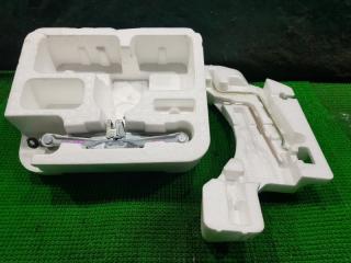 Ванночка в багажник TOYOTA COROLLA AXIO NZE161 6472712051 1 ракурс