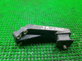 Крепление раздаточной коробки SUZUKI JIMNY JB23W K6A 1 ракурс