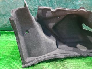Обшивка багажника правая задняя TOYOTA COROLLA AXIO NZE164 64712-12011 2 ракурс