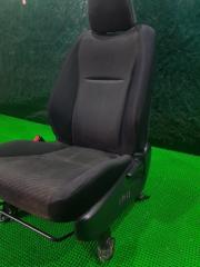 Сидение левое переднее TOYOTA RACTIS NCP125 4 ракурс Сидение левое переднее TOYOTA RACTIS NCP125 4 ракурс