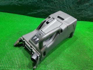 Запчасть бардачок между сиденьями ISUZU BIGHORN