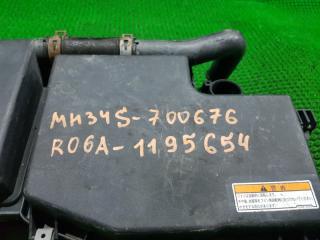 Корпус воздушного фильтра SUZUKI WAGON R MH34S R06A 2 ракурс