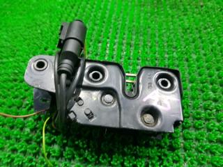 Замок капота передний AUDI A4 контрактная Замок капота передний AUDI A4