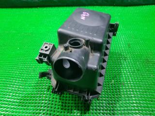 Корпус воздушного фильтра TOYOTA ISIS ANM15 1AZFSE 2 ракурс Корпус воздушного фильтра TOYOTA ISIS ANM15 1AZFSE 2 ракурс