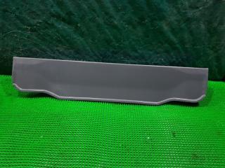 Накладка замка багажника TOYOTA ISIS 09.2009