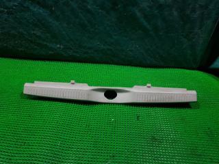 Накладка замка багажника MITSUBISHI EK-WAGON 2006.01