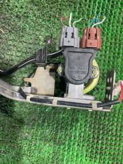 Педаль газа NISSAN ELGRAND ATWE50 ZD30DDTI 5 ракурс