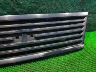 Решетка радиатора NISSAN CARAVAN VWME25 3 ракурс