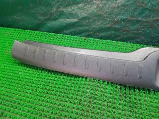 Накладка на замок NISSAN SERENA CNC25 84990-CY000 2 ракурс