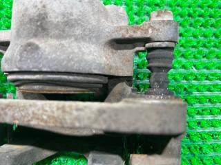 Суппорт правый передний SUZUKI ALTO LAPIN HE21S K6A 5 ракурс Суппорт правый передний SUZUKI ALTO LAPIN HE21S K6A 5 ракурс