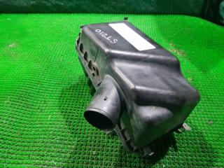 Корпус воздушного фильтра TOYOTA CALDINA ST210 3SFE 17701-64300 3 ракурс Корпус воздушного фильтра TOYOTA CALDINA ST210 3SFE 17701-64300 3 ракурс