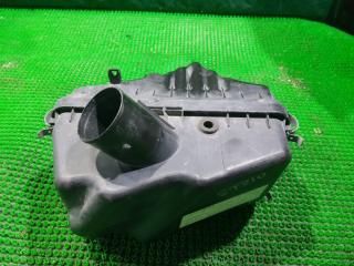 Корпус воздушного фильтра TOYOTA CALDINA ST210 3SFE 17701-64300 4 ракурс Корпус воздушного фильтра TOYOTA CALDINA ST210 3SFE 17701-64300 4 ракурс
