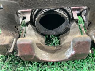 Суппорт правый передний SUZUKI WAGON R MC21S K6AT 5 ракурс Суппорт правый передний SUZUKI WAGON R MC21S K6AT 5 ракурс