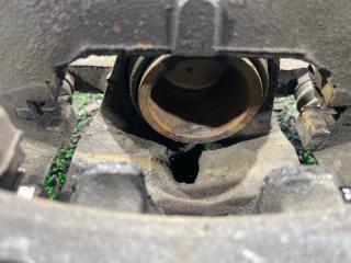 Суппорт левый передний TOYOTA RACTIS NSP120 1NRFE 4 ракурс
