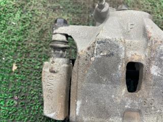 Суппорт правый передний TOYOTA COROLLA RUMION ZRE154-1005798 2ZR-FE 3 ракурс